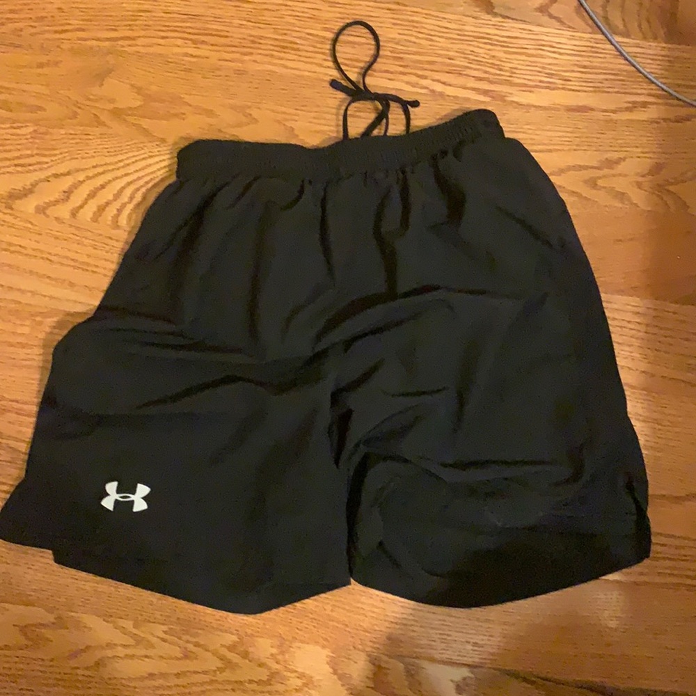 Size M Under Armour workout shorts